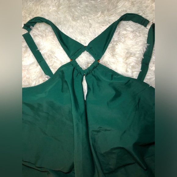 🌴💚Gorgeous Green Tie Front  Bikini Halter Top and shorts bottom set size 3X💚🌴 - Picture 5 of 16